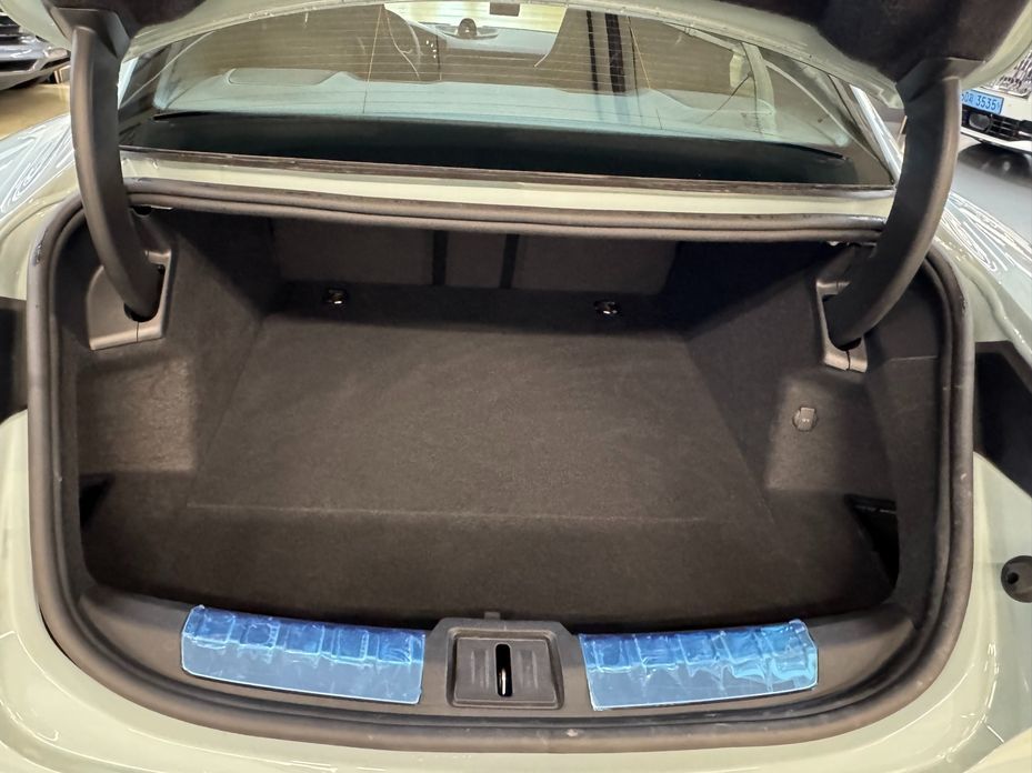 Porsche Taycan 2025
