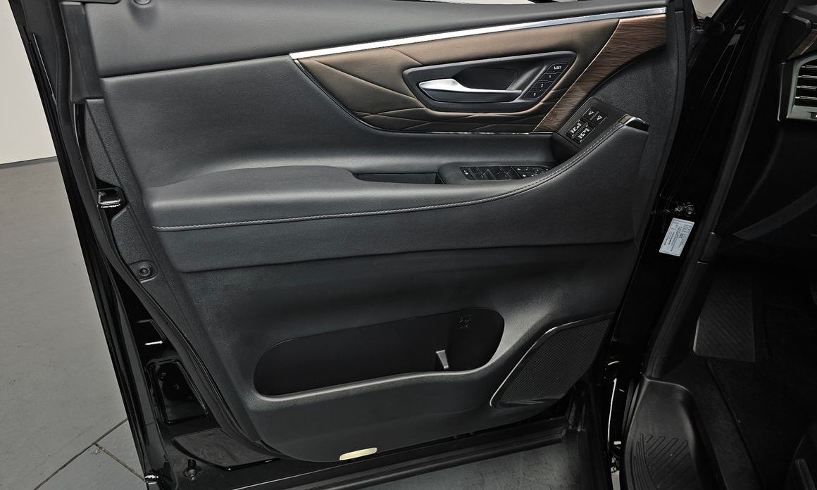 Toyota Alphard 2025