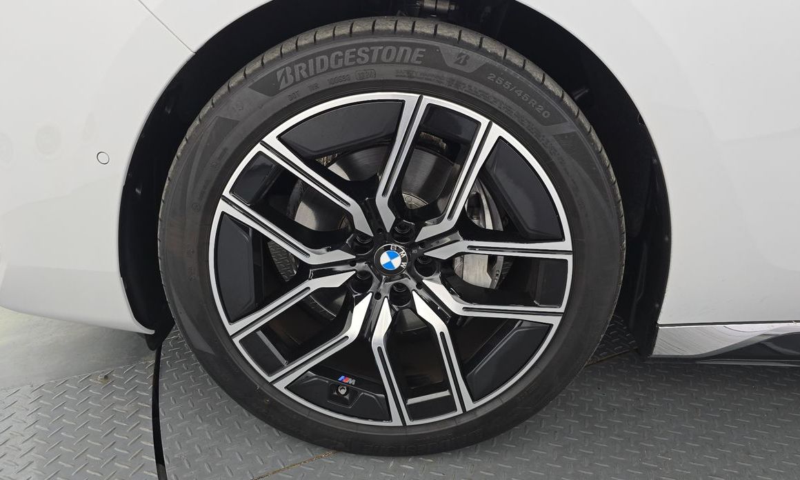 BMW 7-Series 2024