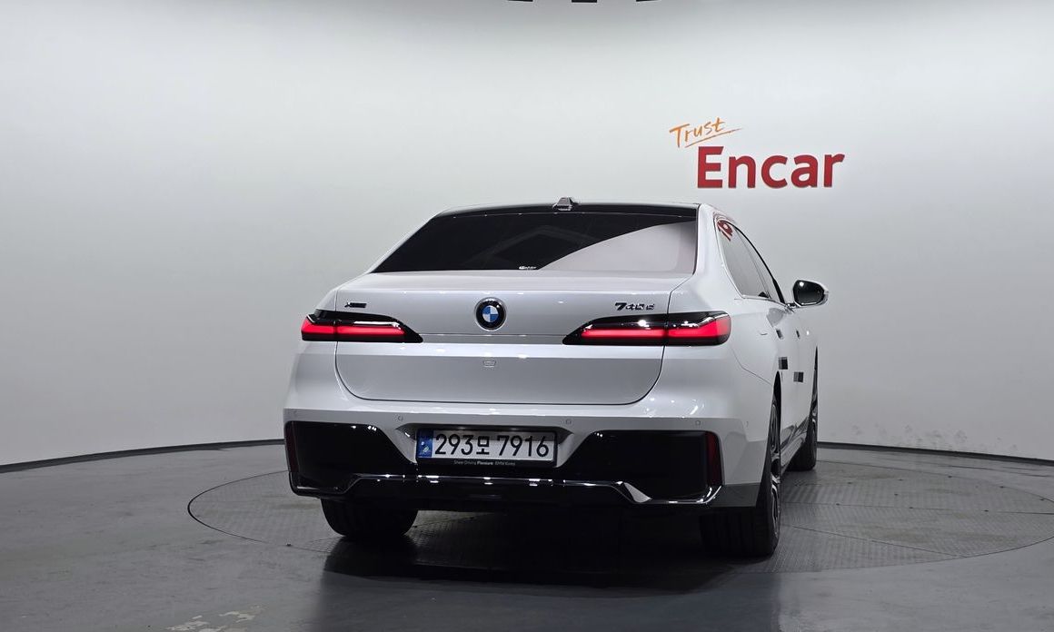 BMW 7-Series 2024