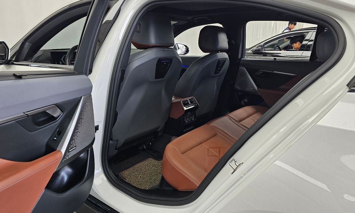 BMW 5-Series 2024