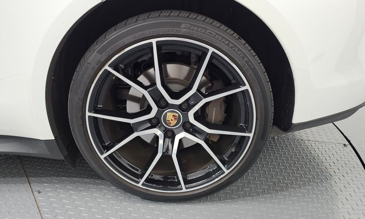 Porsche Taycan 2023