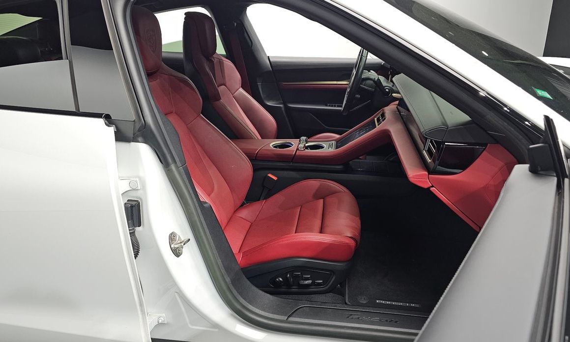 Porsche Taycan 2023