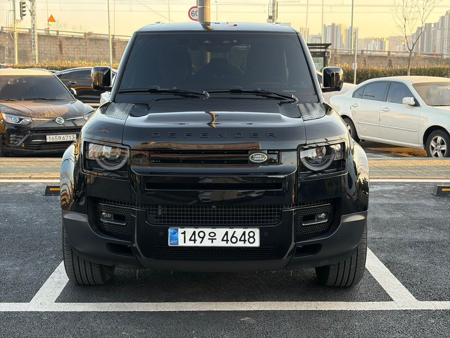 Land Rover Defender 2023
