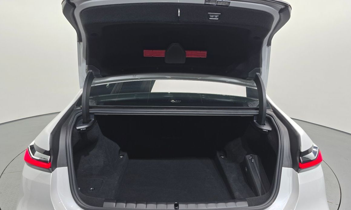 BMW 7-Series 2024