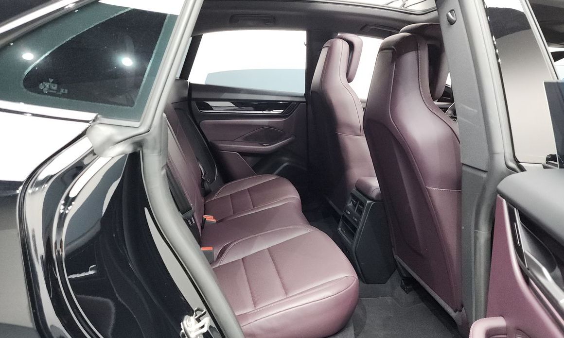 Porsche Macan 2025