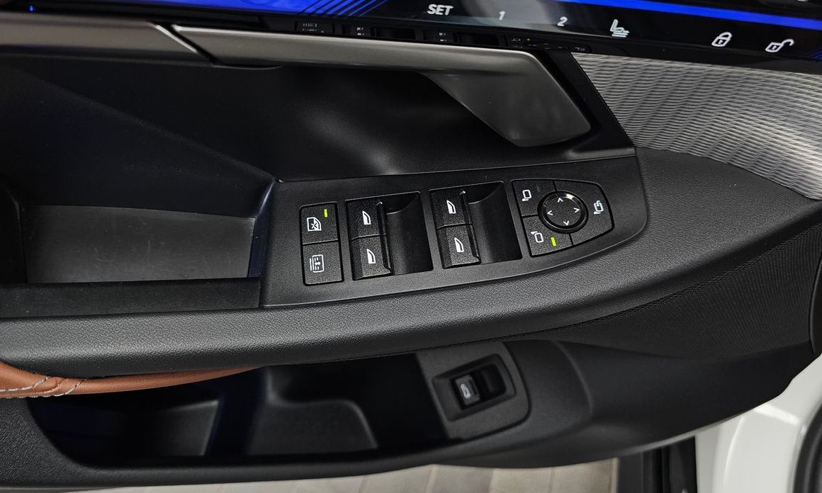 BMW 5-Series 2024