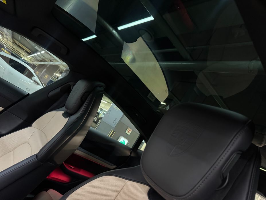 Porsche Taycan 2025