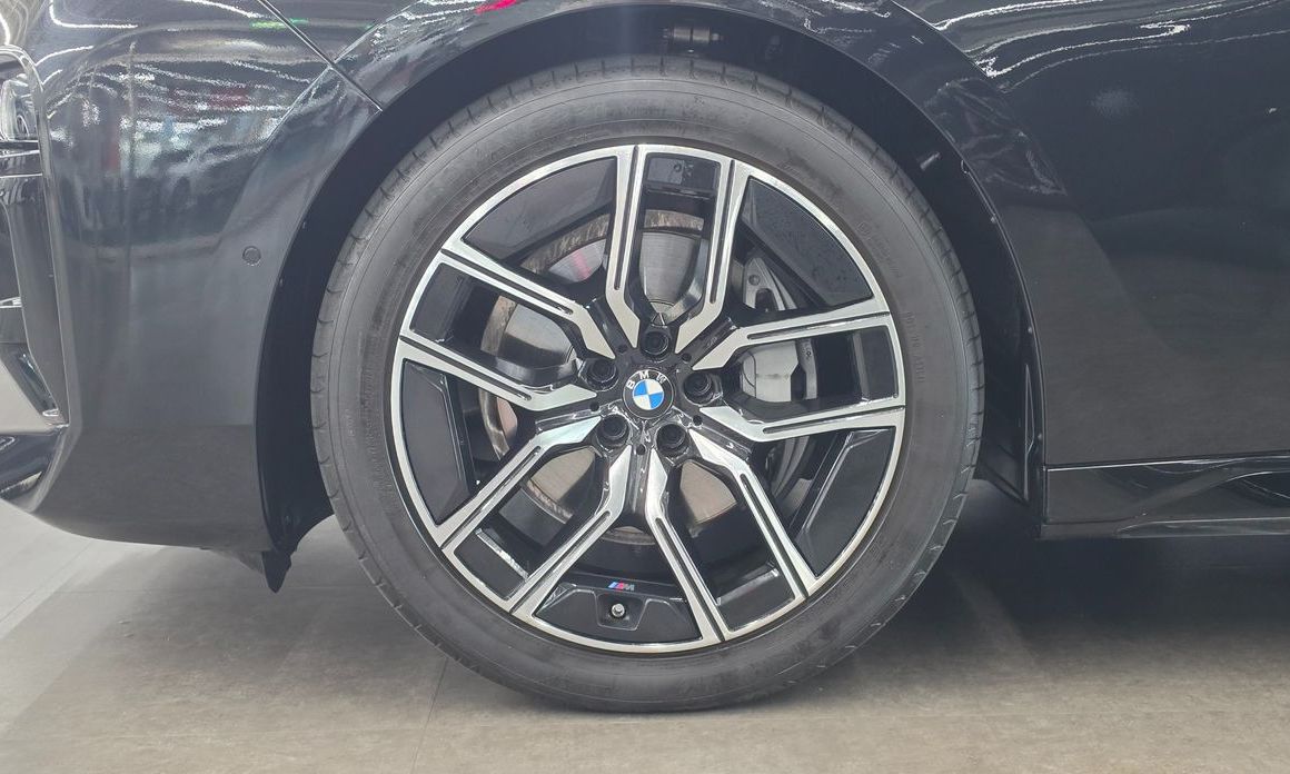 BMW 7-Series 2025