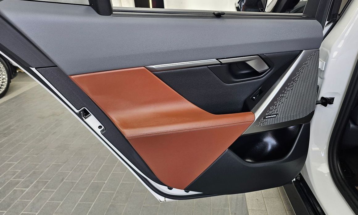 BMW 5-Series 2024