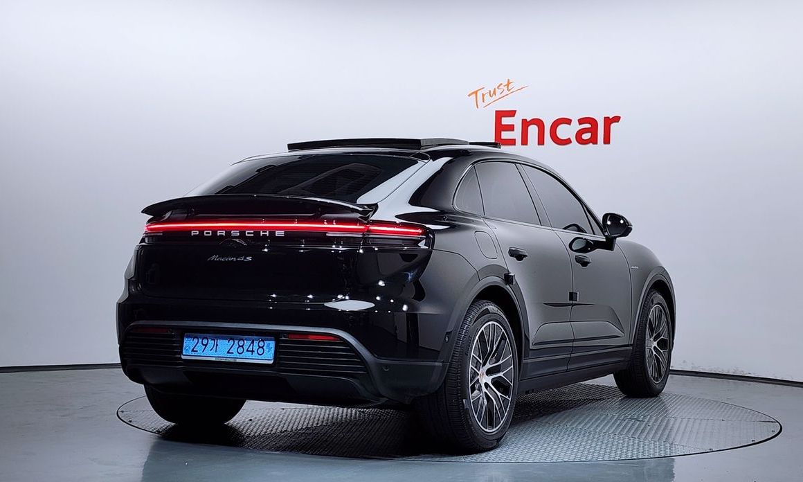 Porsche Macan 2025