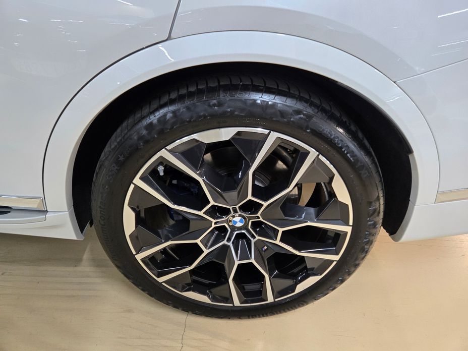 BMW X7 2024