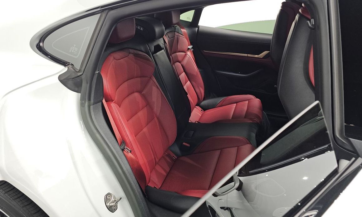 Porsche Taycan 2023