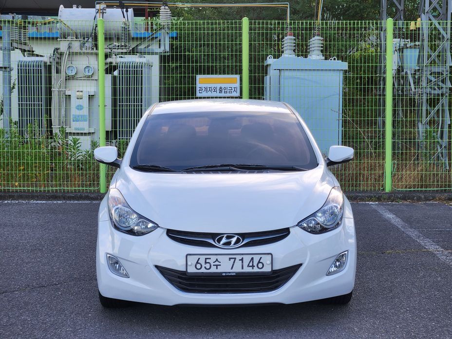 Hyundai AVANTE 2011