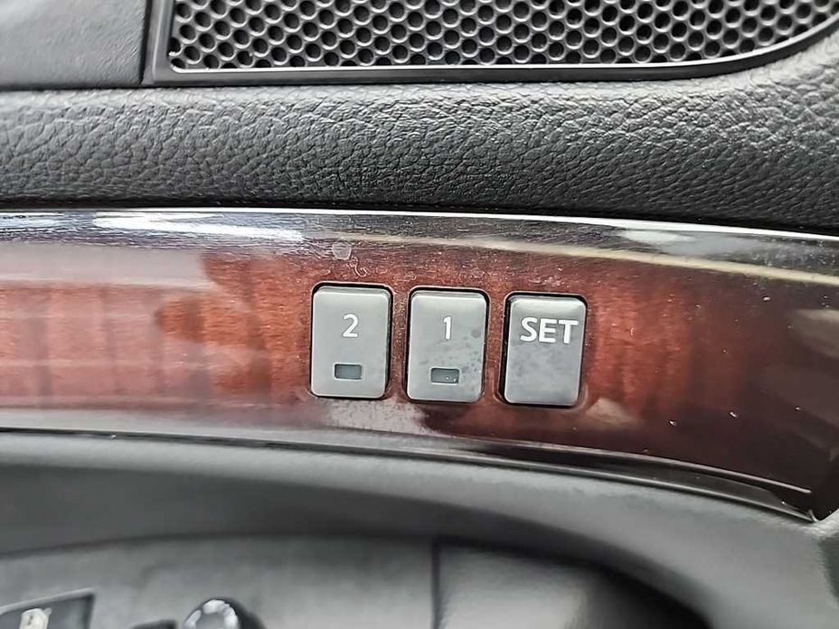 Infiniti G 2011