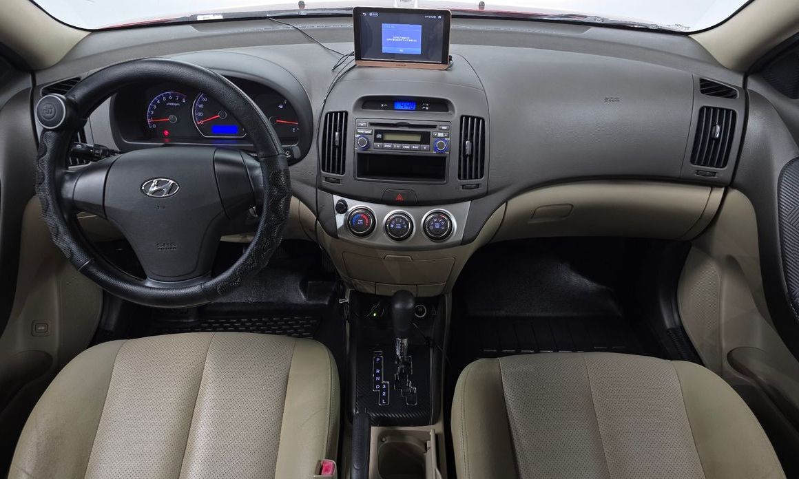 Hyundai AVANTE 2010