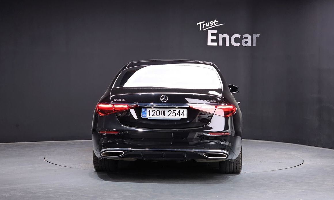 Mercedes-Benz S-Class 2025