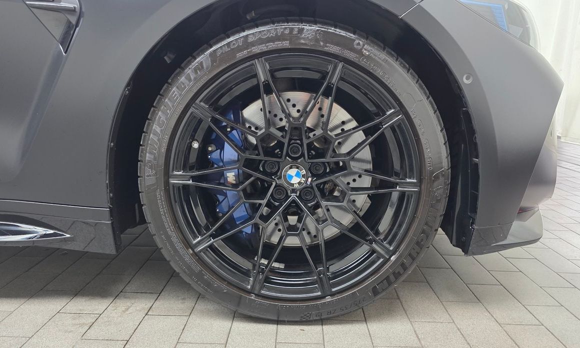 BMW M4 2025