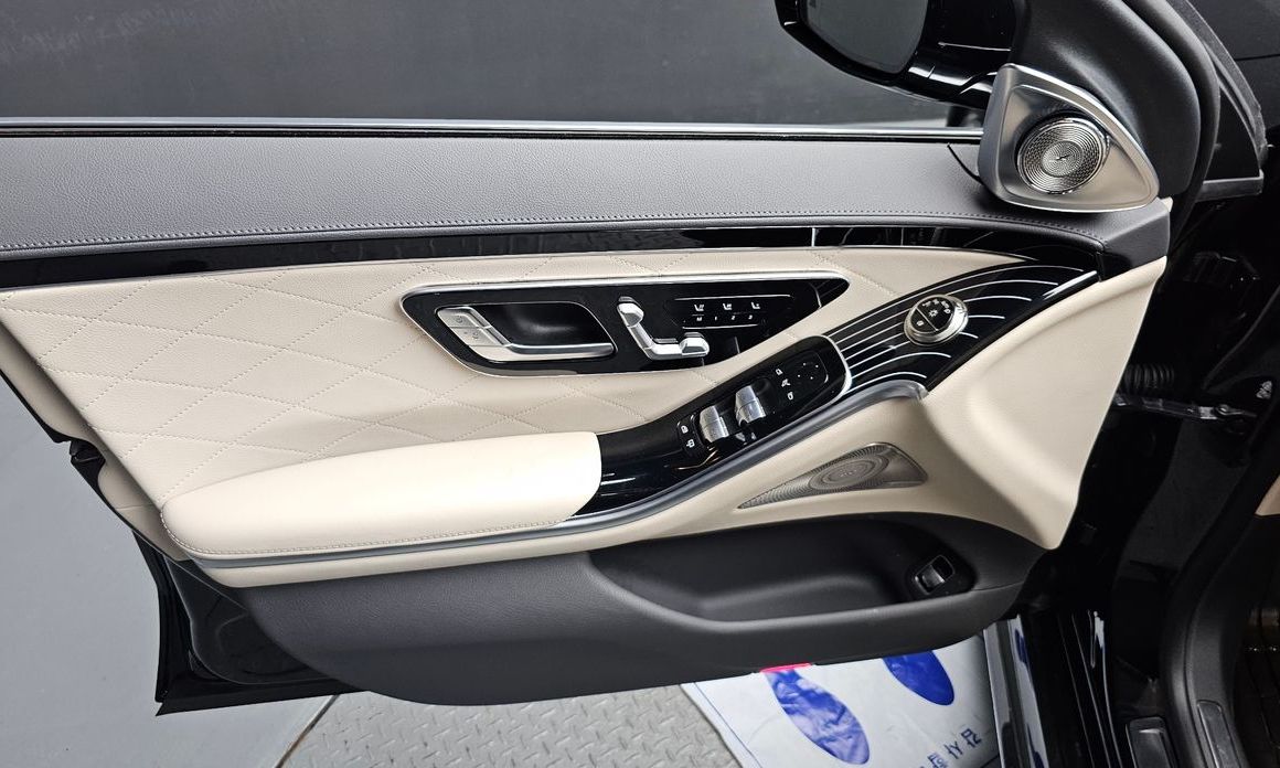Mercedes-Benz S-Class 2025