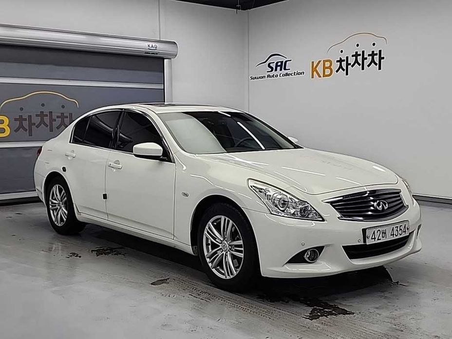 Infiniti G 2011