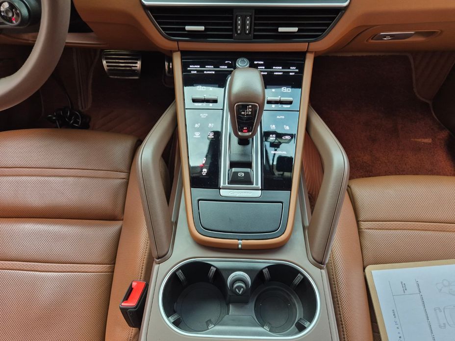 Porsche Cayenne 2023