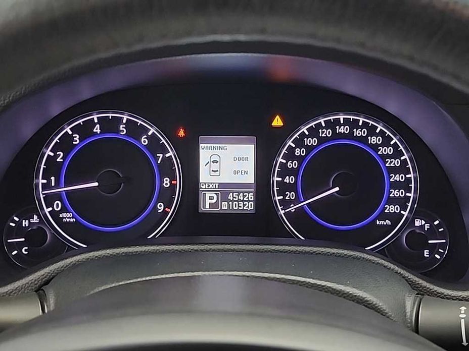 Infiniti G 2011