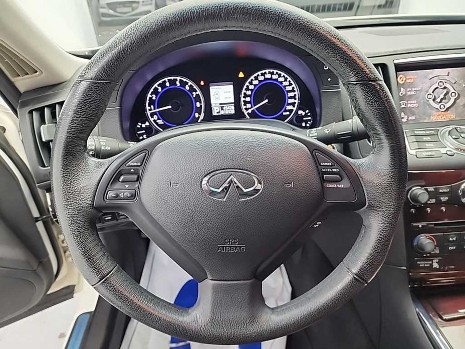 Infiniti G 2011