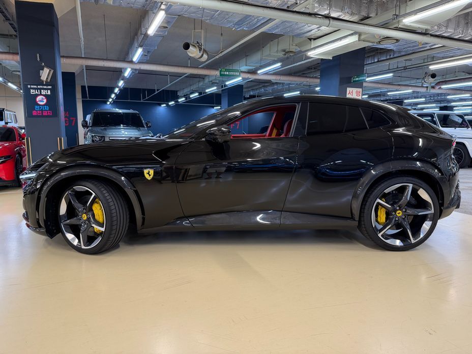 Ferrari Purosangue 2025