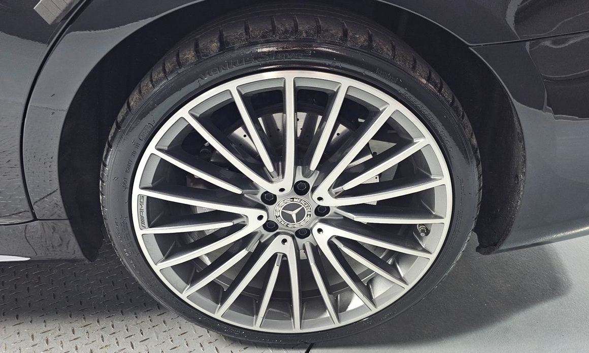 Mercedes-Benz S-Class 2025
