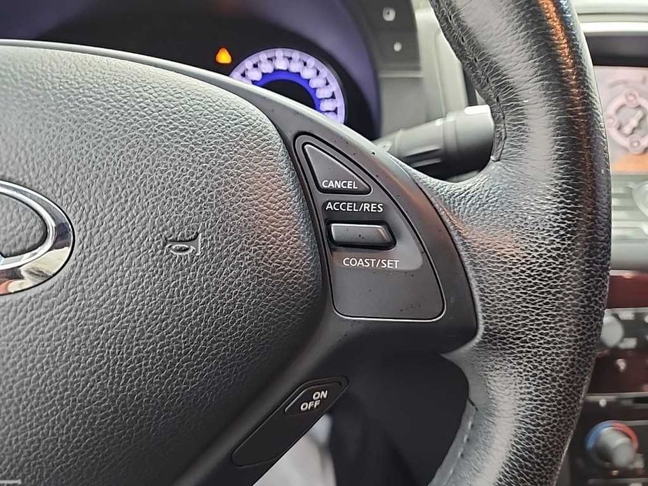 Infiniti G 2011