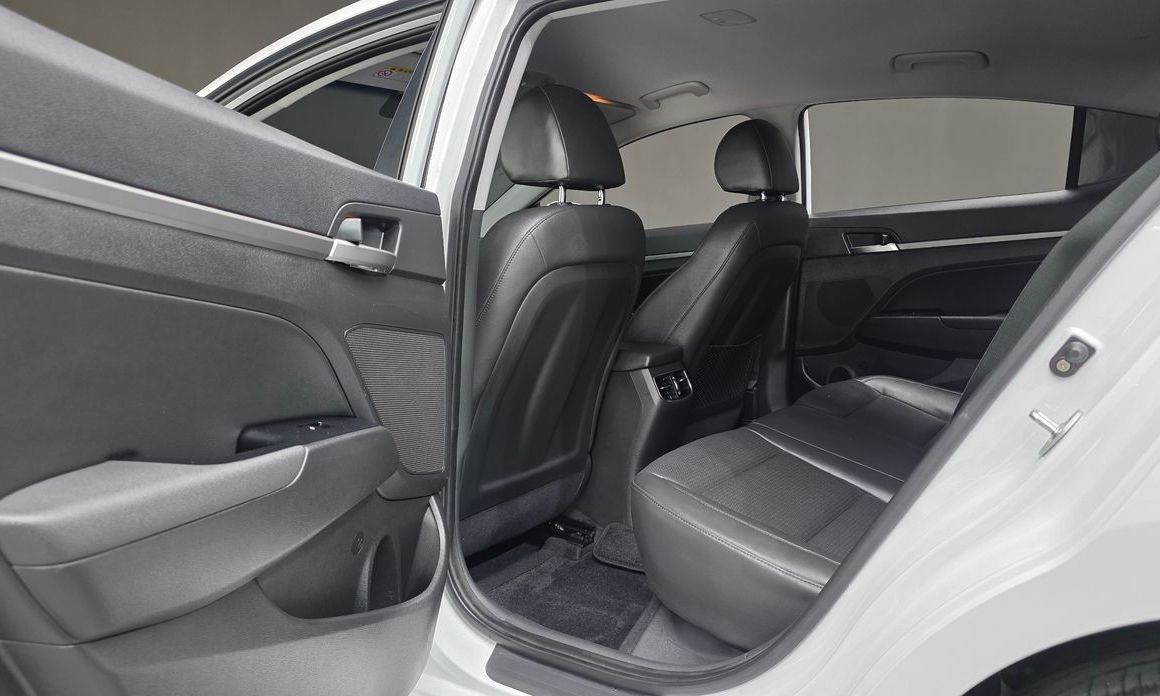 Hyundai AVANTE 2016