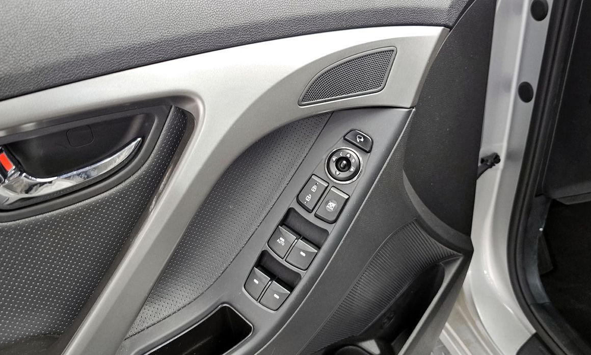 Hyundai AVANTE 2013