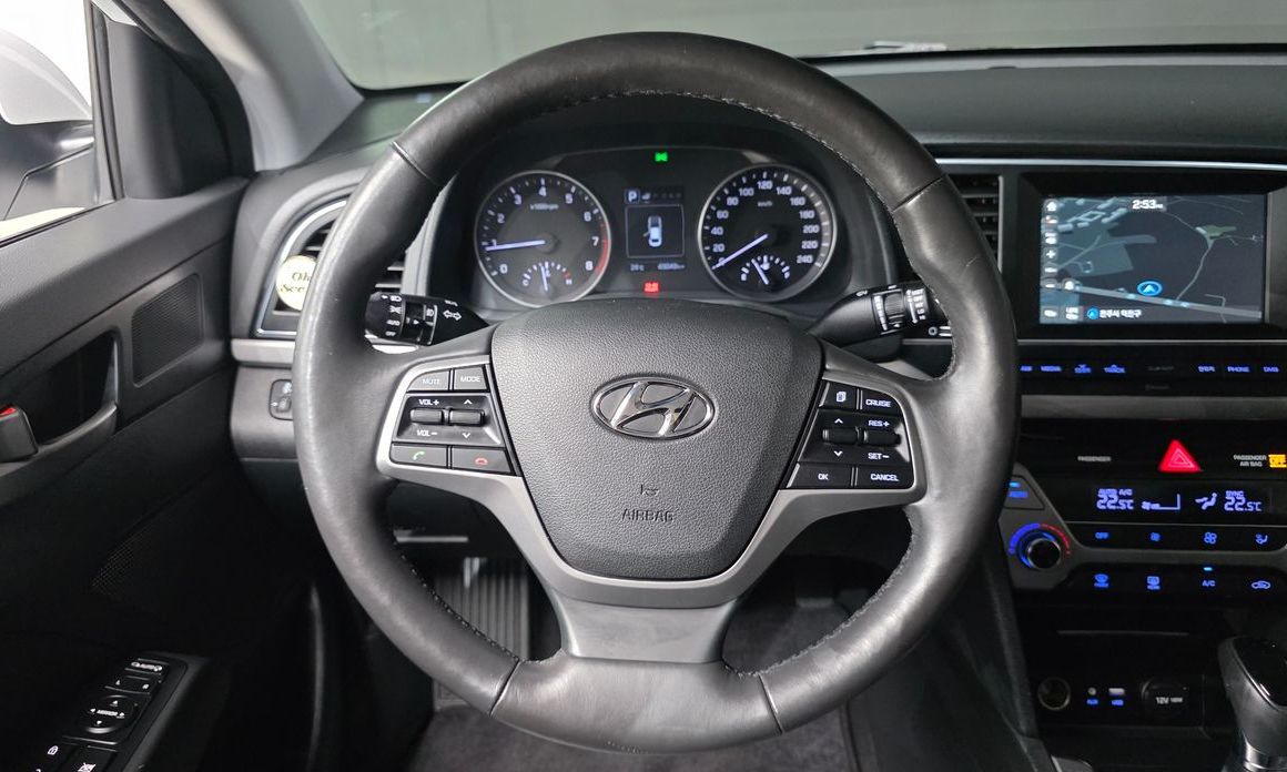 Hyundai AVANTE 2016
