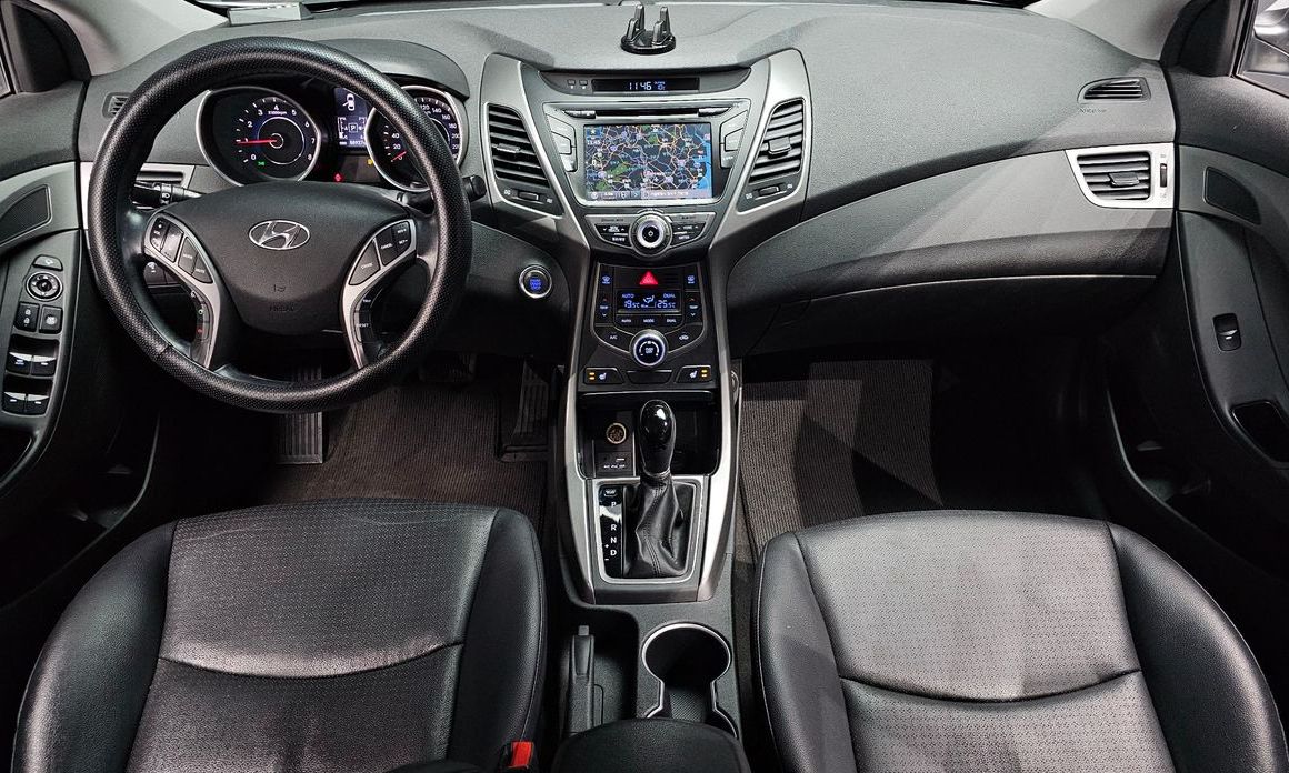 Hyundai AVANTE 2015