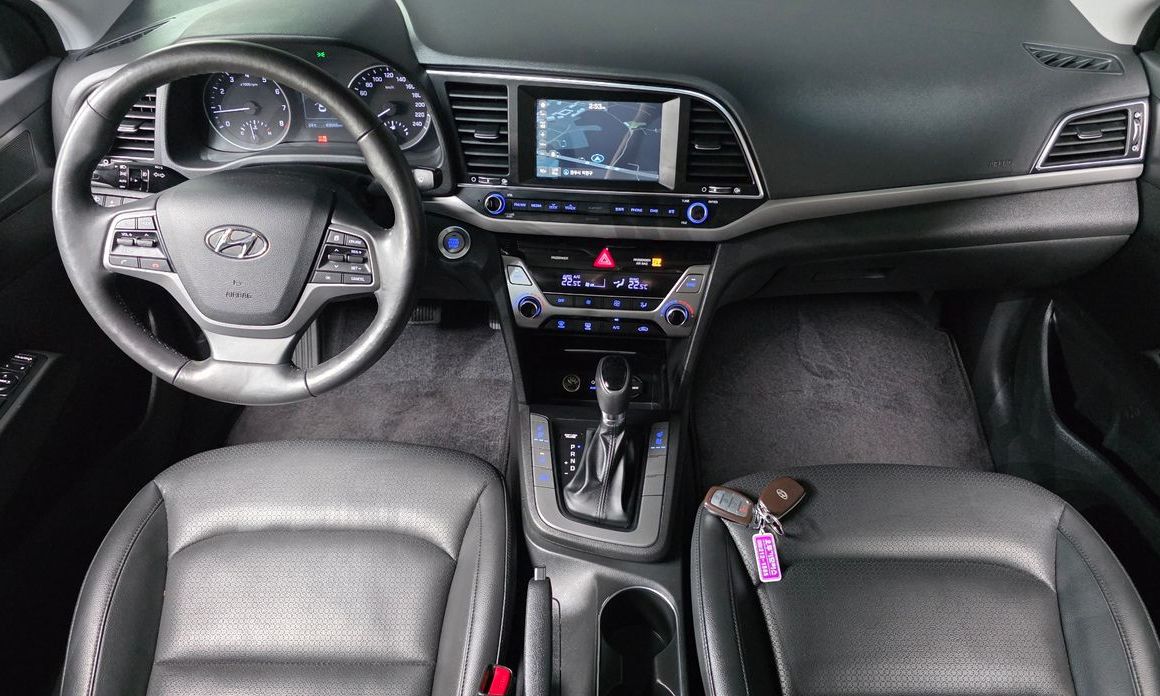 Hyundai AVANTE 2016