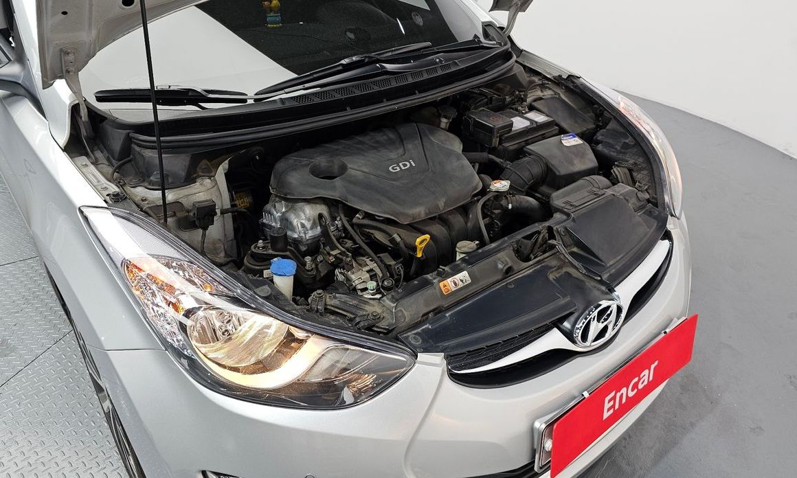 Hyundai AVANTE 2013