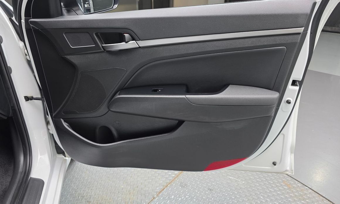 Hyundai AVANTE 2016