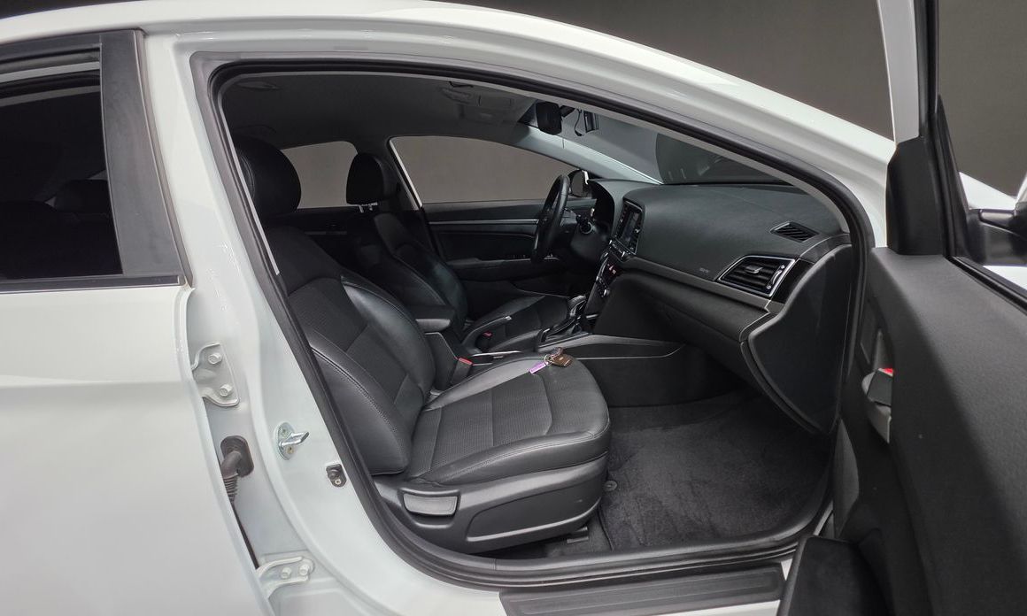 Hyundai AVANTE 2016