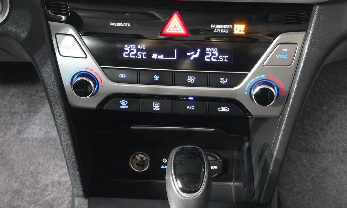 Hyundai AVANTE 2016