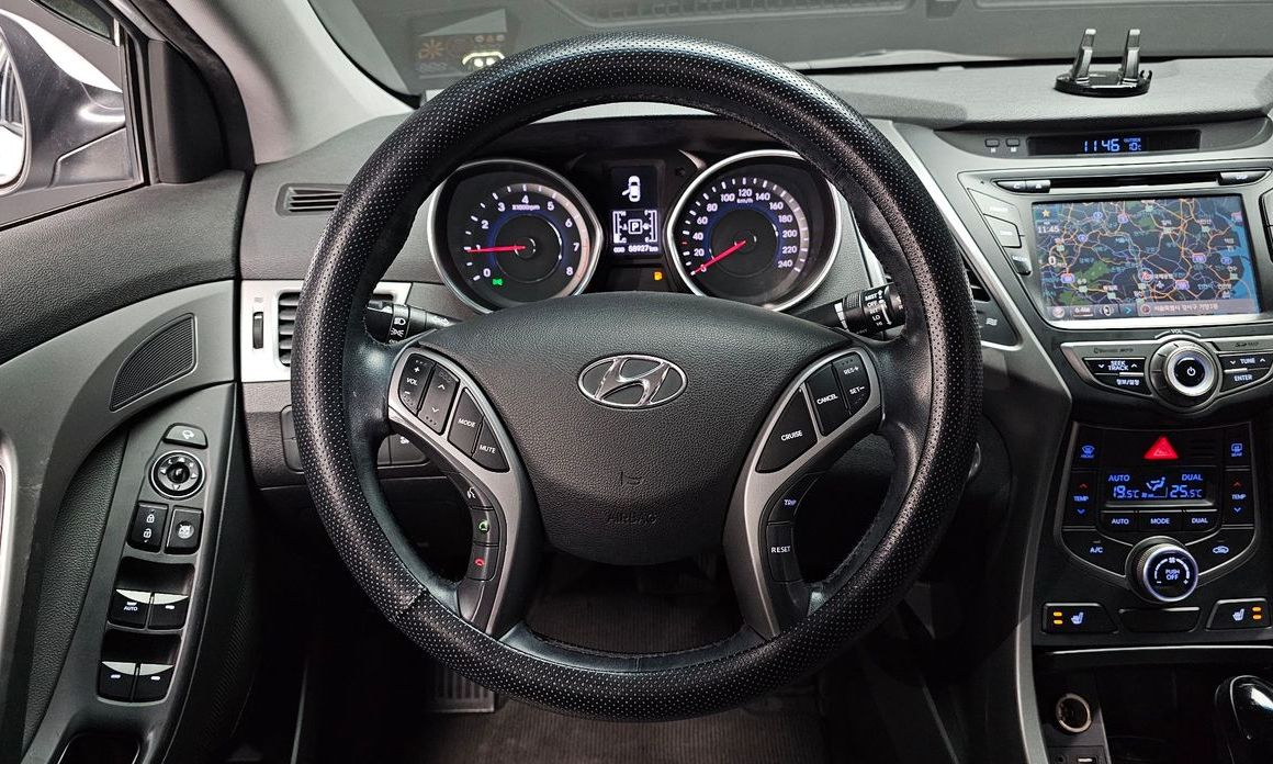 Hyundai AVANTE 2015