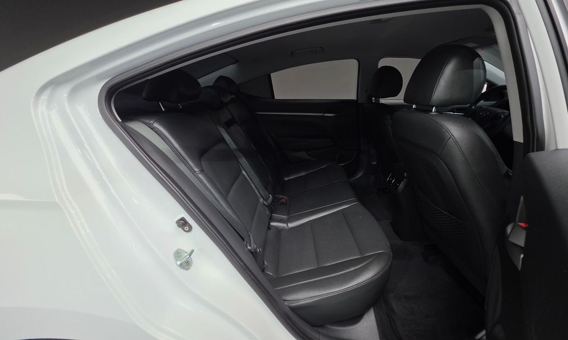Hyundai AVANTE 2016