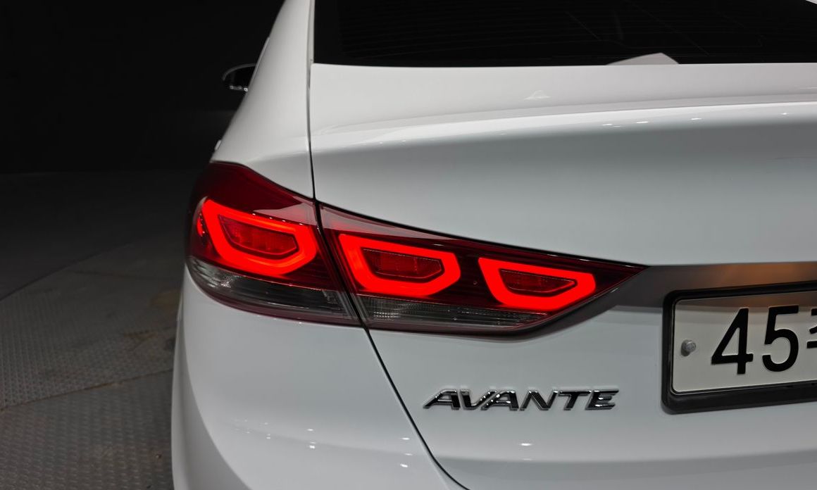 Hyundai AVANTE 2016