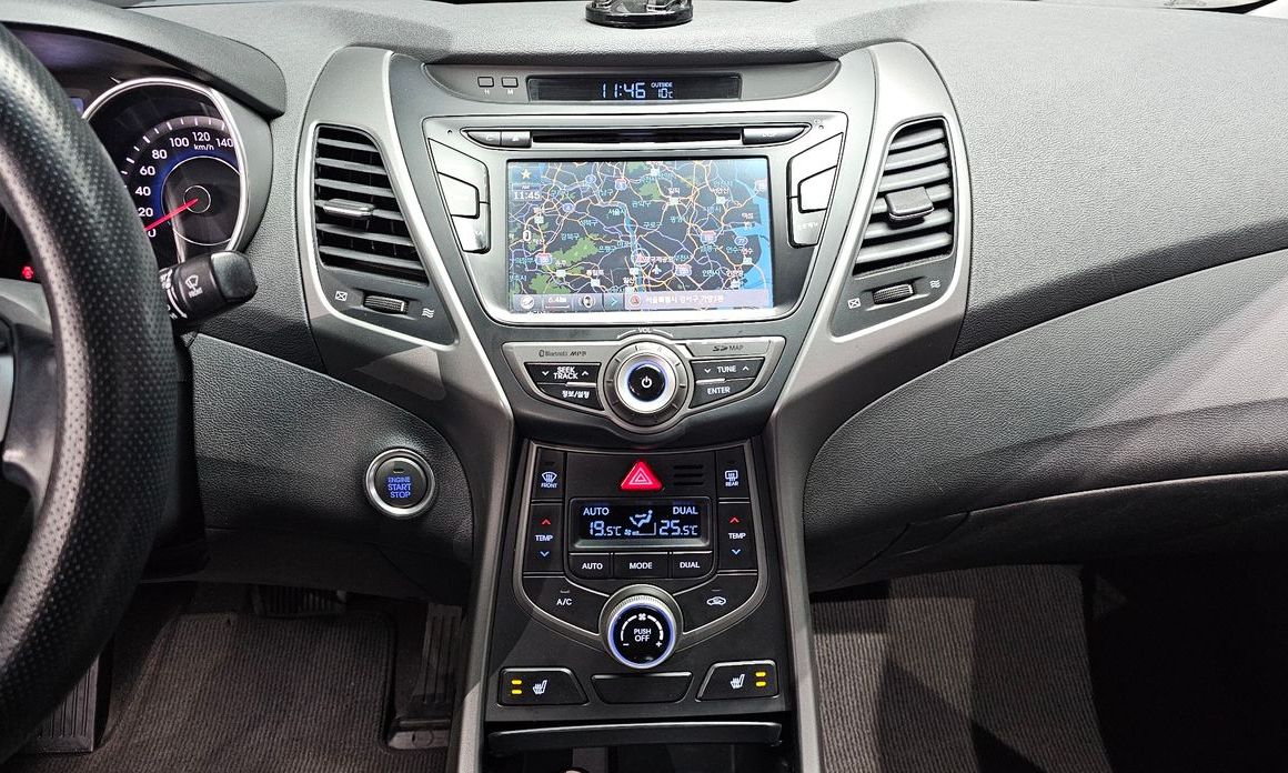 Hyundai AVANTE 2015