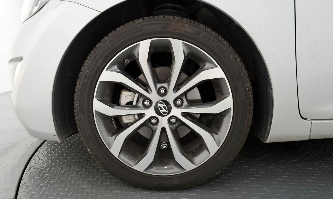 Hyundai AVANTE 2013