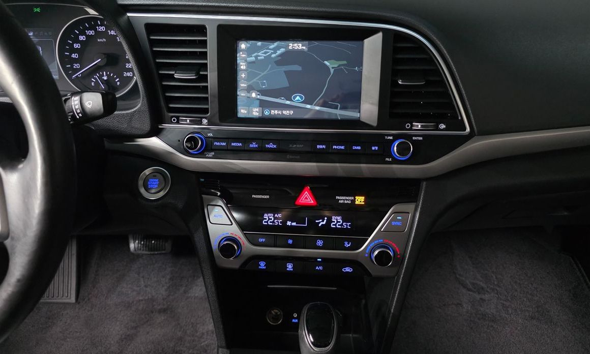 Hyundai AVANTE 2016