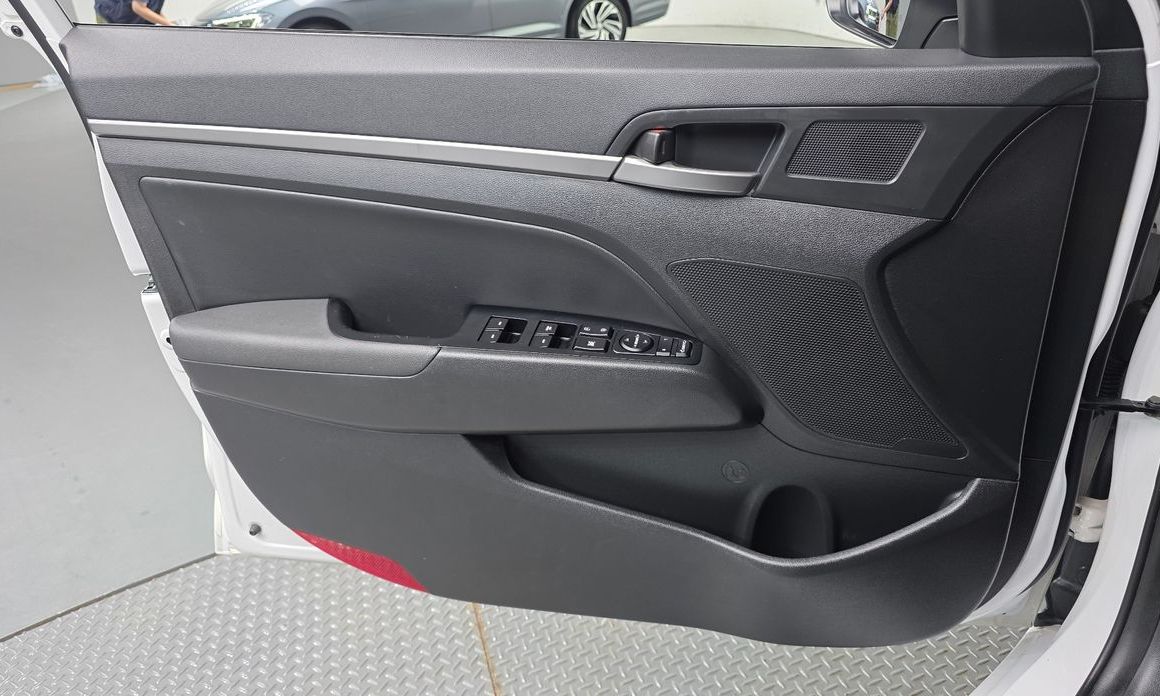Hyundai AVANTE 2016