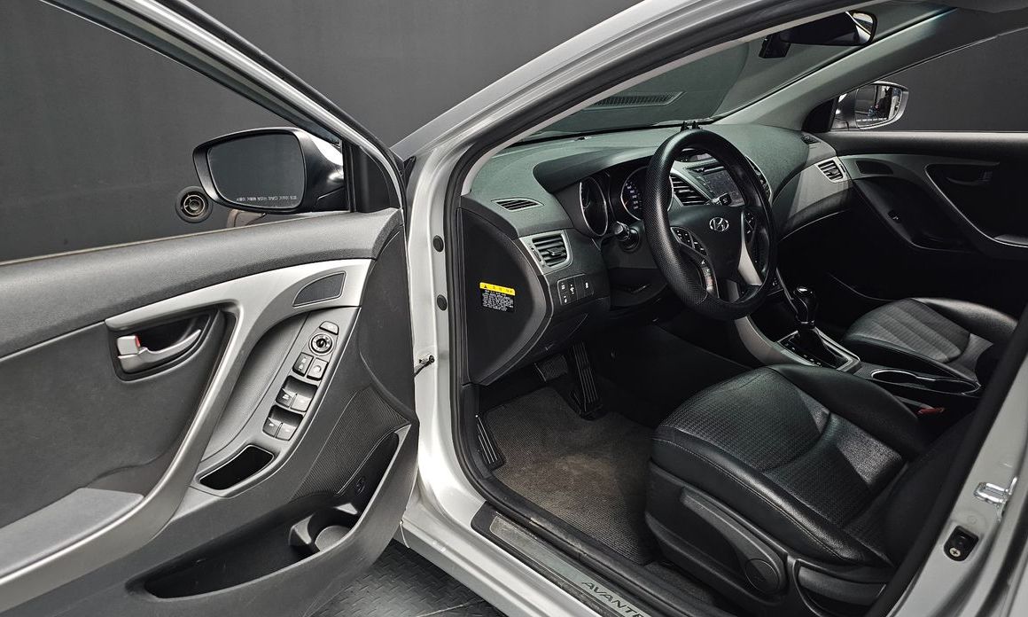 Hyundai AVANTE 2015