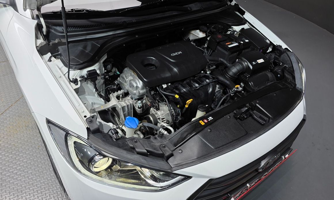 Hyundai AVANTE 2016