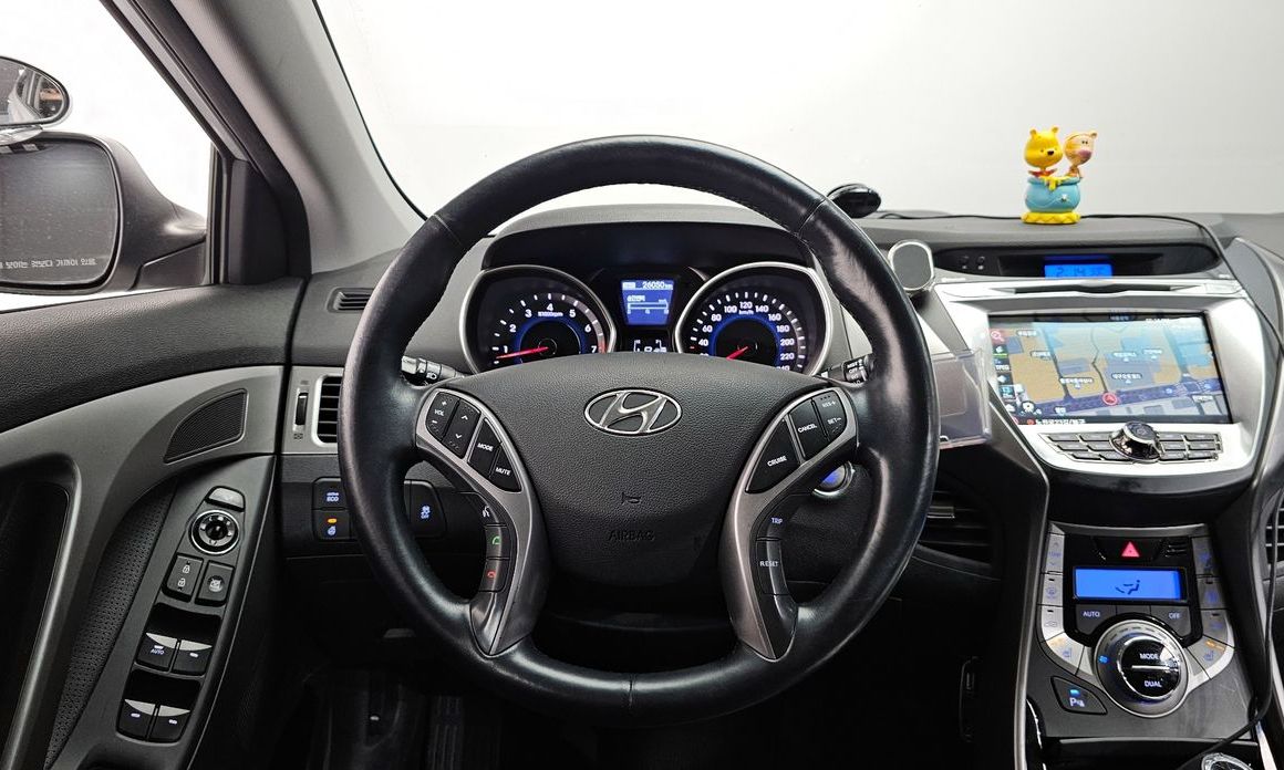 Hyundai AVANTE 2013