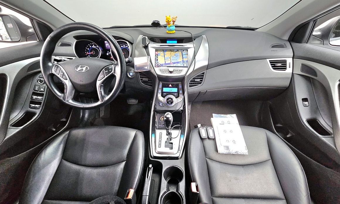 Hyundai AVANTE 2013